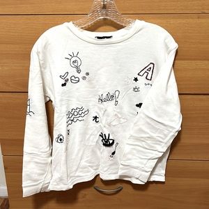 Long sleeved white t-shirt from Zara w/ random cute print. Size: M
